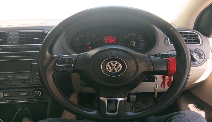 2013 Volkswagen Vento HIGHLINE 1.6 MPI, Petrol, Manual, 94,201 km, interior