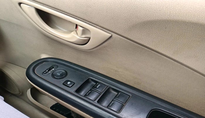 2016 Honda Amaze 1.5L I-DTEC S, Diesel, Manual, 1,08,990 km, interior