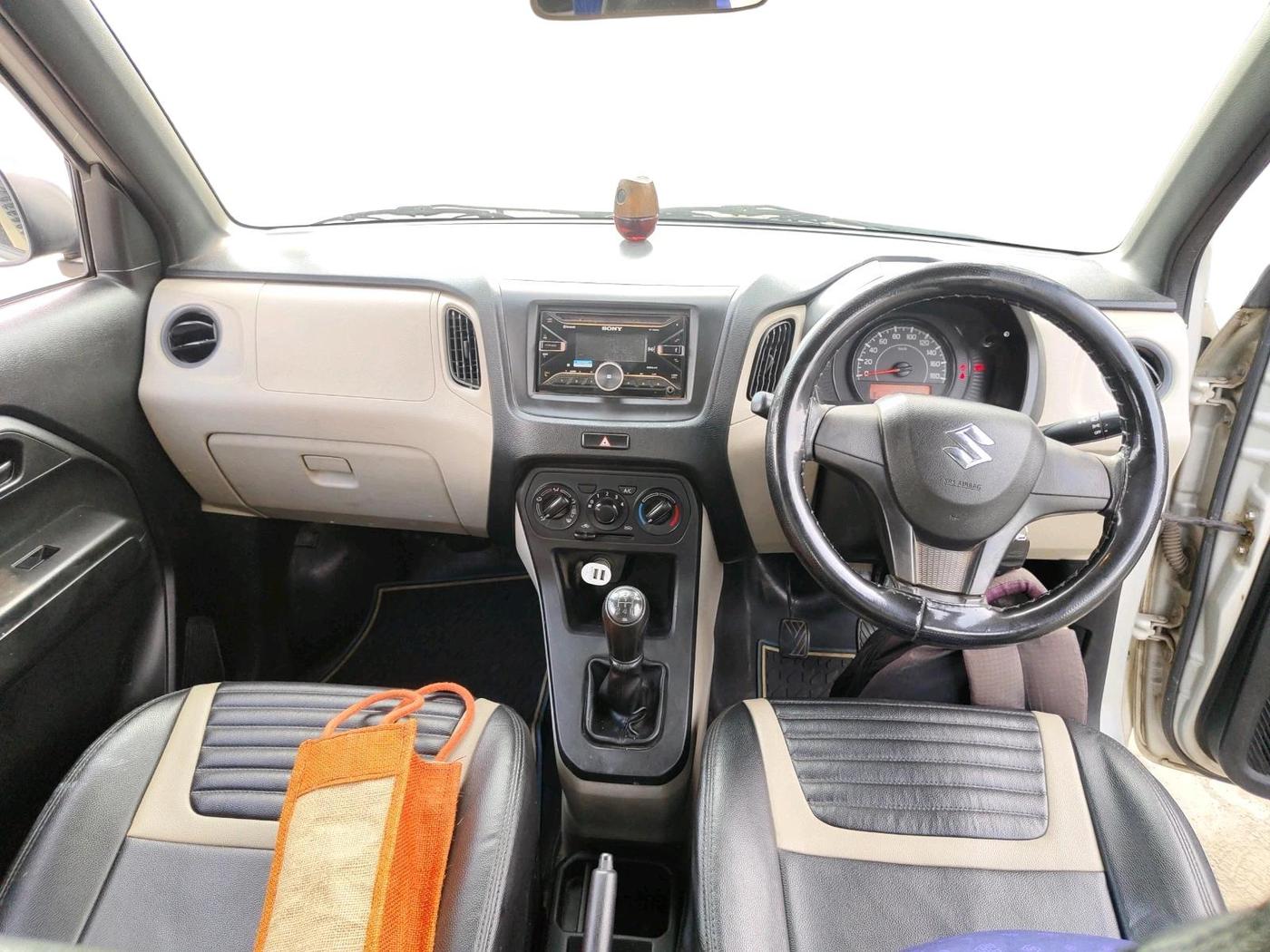 2019 Maruti New Wagon-R LXI CNG 1.0, CNG, Manual, 1,24,042 km, interior