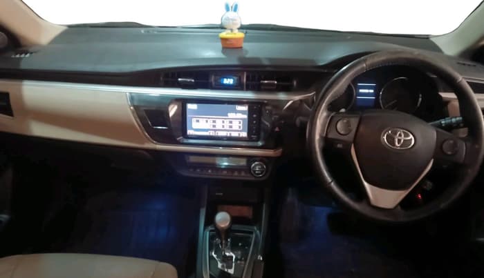 2014 Toyota Corolla Altis VL CVT PETROL, Petrol, Automatic, 1,13,008 km, interior