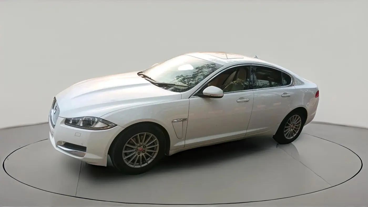 2014 Jaguar XF 2.2 DIESEL LUXURY, Diesel, Automatic, 1,01,685 km, exterior
