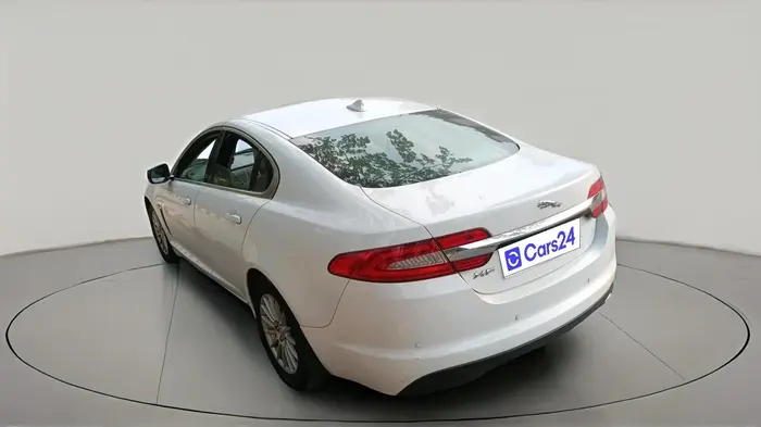 2014 Jaguar XF 2.2 DIESEL LUXURY, Diesel, Automatic, 1,01,685 km, exterior
