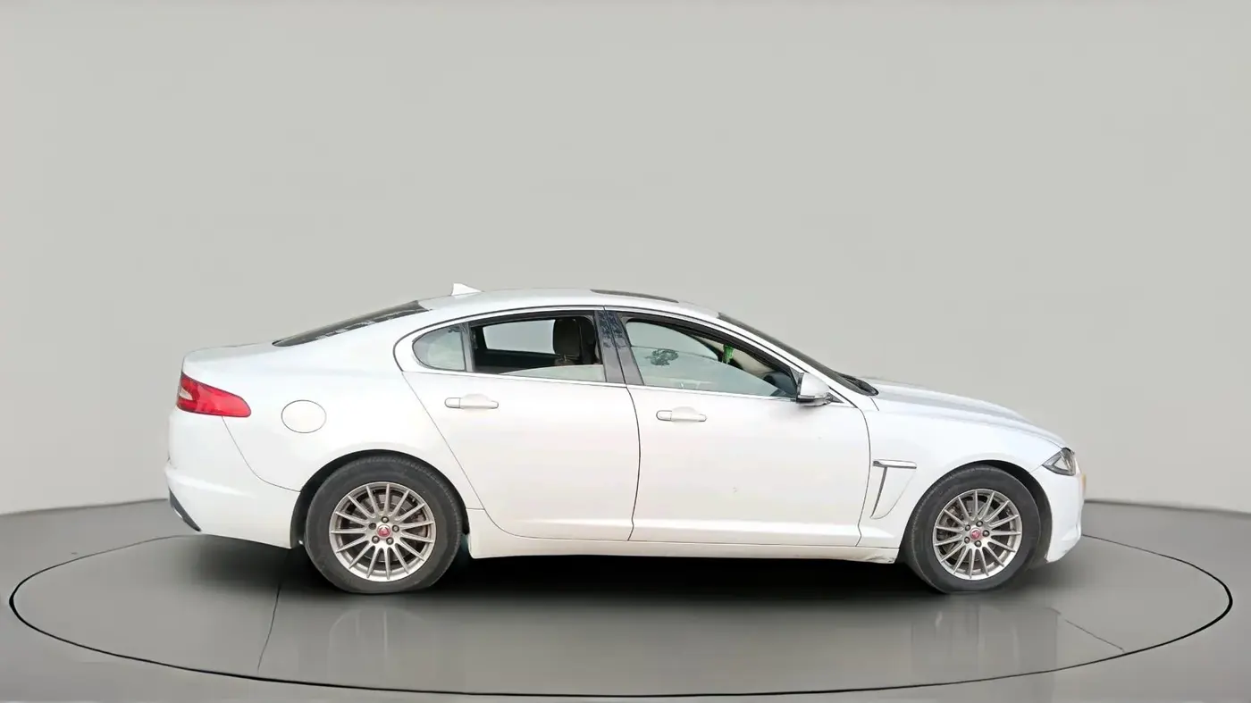 2014 Jaguar XF 2.2 DIESEL LUXURY, Diesel, Automatic, 1,01,685 km, exterior