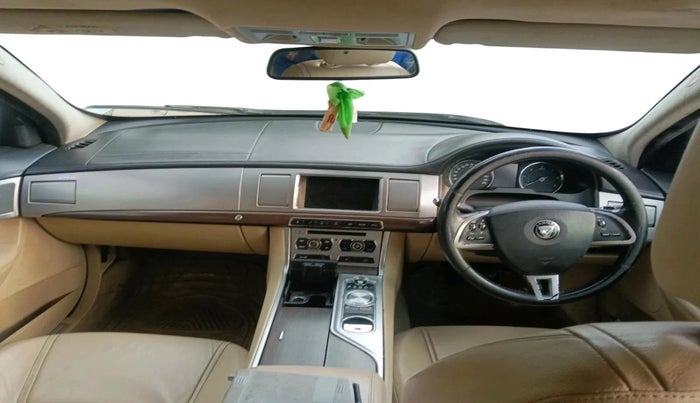 2014 Jaguar XF 2.2 DIESEL LUXURY, Diesel, Automatic, 1,01,685 km, interior