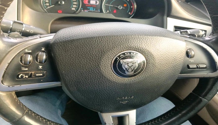 2014 Jaguar XF 2.2 DIESEL LUXURY, Diesel, Automatic, 1,01,685 km, interior