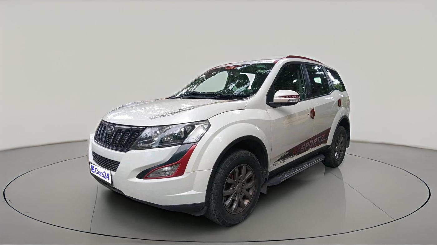 2017 Mahindra XUV500 W10, Diesel, Manual, 1,63,319 km, exterior