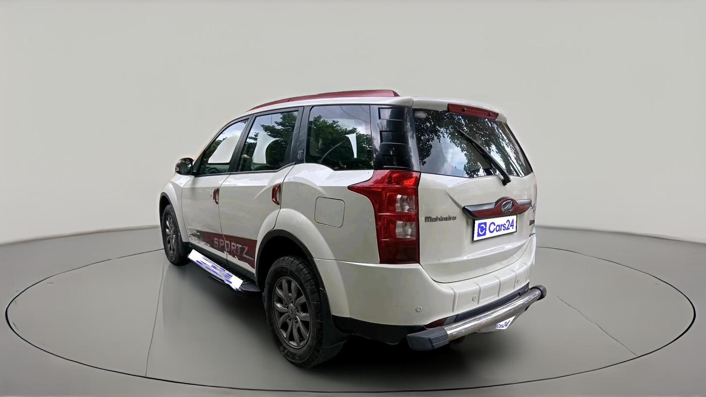 2017 Mahindra XUV500 W10, Diesel, Manual, 1,63,319 km, exterior