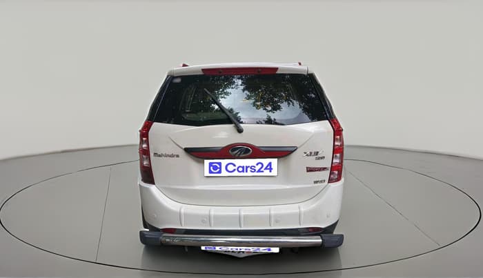 2017 Mahindra XUV500 W10, Diesel, Manual, 1,63,319 km, exterior