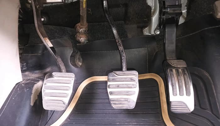 2017 Mahindra XUV500 W10, Diesel, Manual, 1,63,319 km, interior