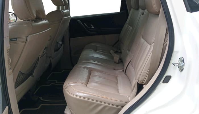 2017 Mahindra XUV500 W10, Diesel, Manual, 1,63,319 km, interior