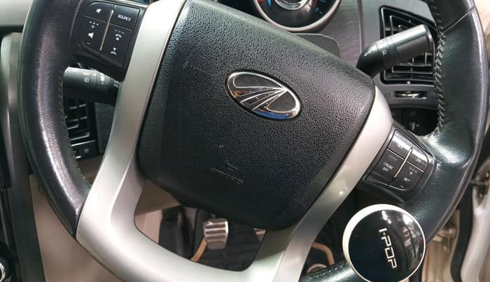2017 Mahindra XUV500 W10, Diesel, Manual, 1,63,319 km, interior