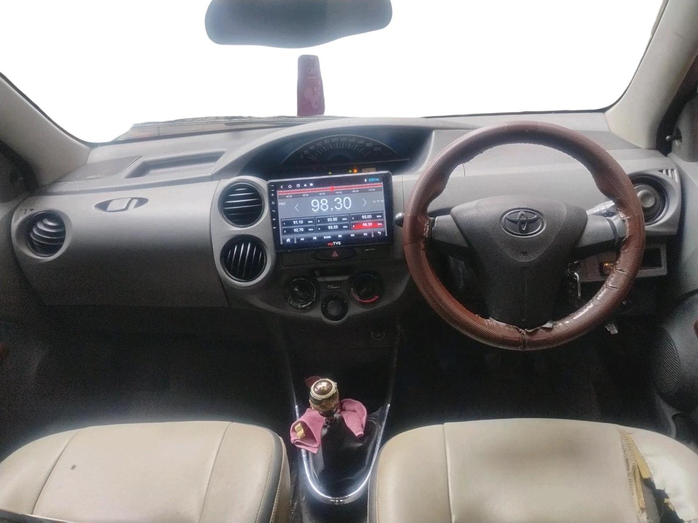 2013 Toyota Etios G, Petrol, Manual, 1,47,827 km, interior