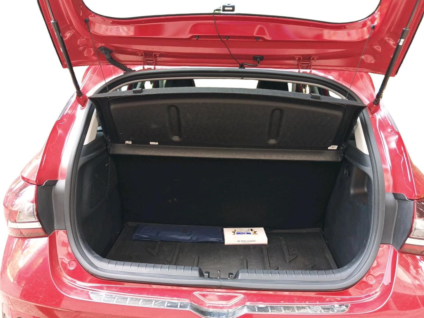 2025 Hyundai NEW I20 ASTA (O) 1.2 IVT, Petrol, Automatic, 14,033 km, exterior