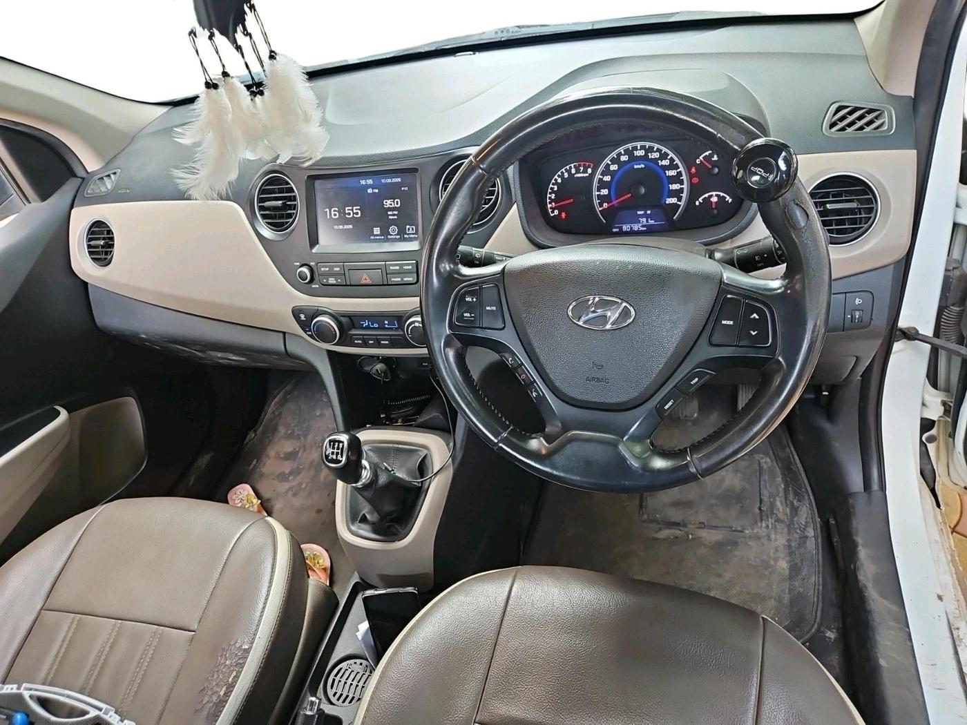 2018 Hyundai Grand i10 ASTA 1.2 KAPPA VTVT, CNG, Manual, 80,785 km, interior