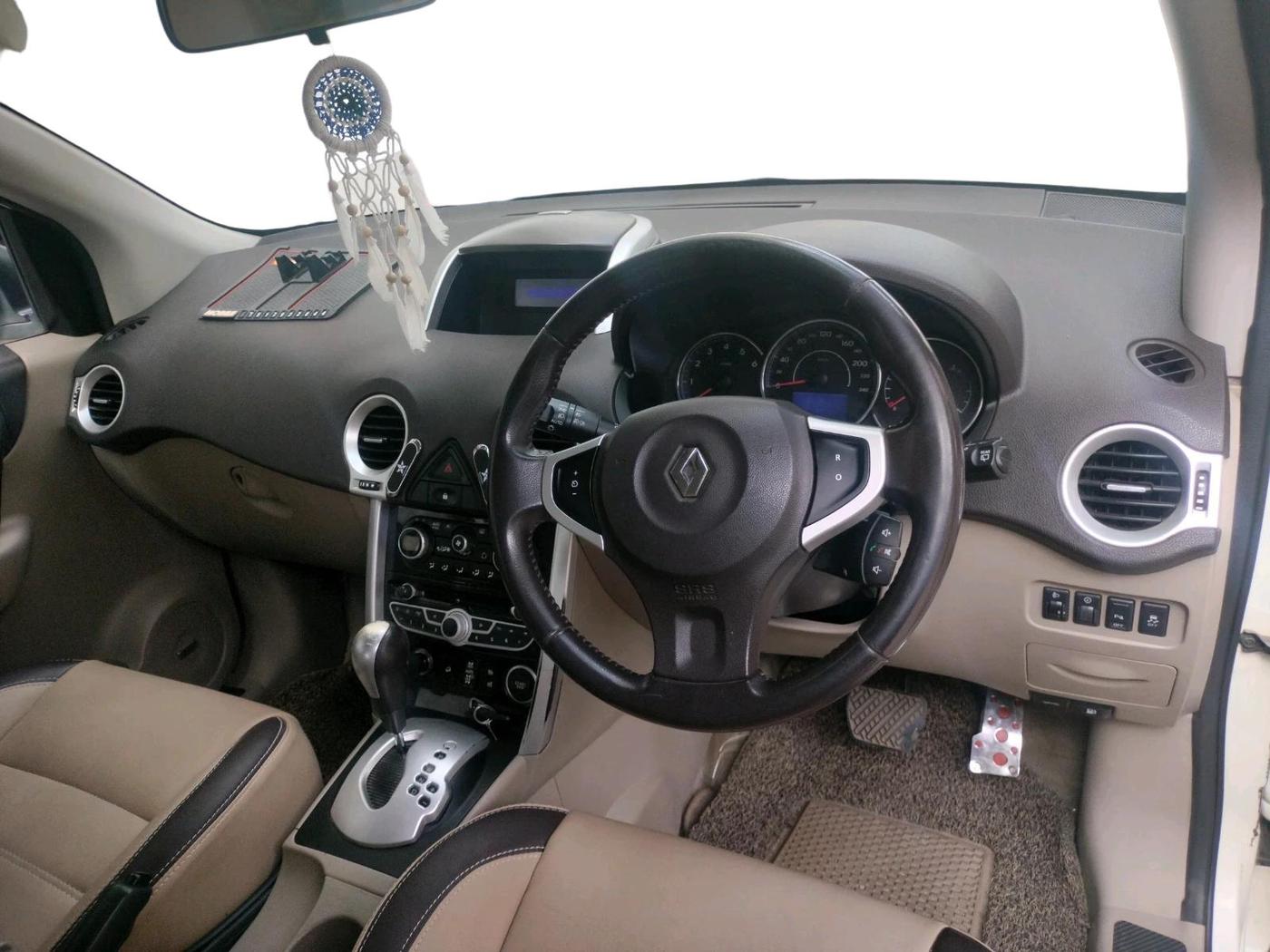 2013 Renault Koleos 4x4 AT, Diesel, Automatic, 1,08,295 km, interior