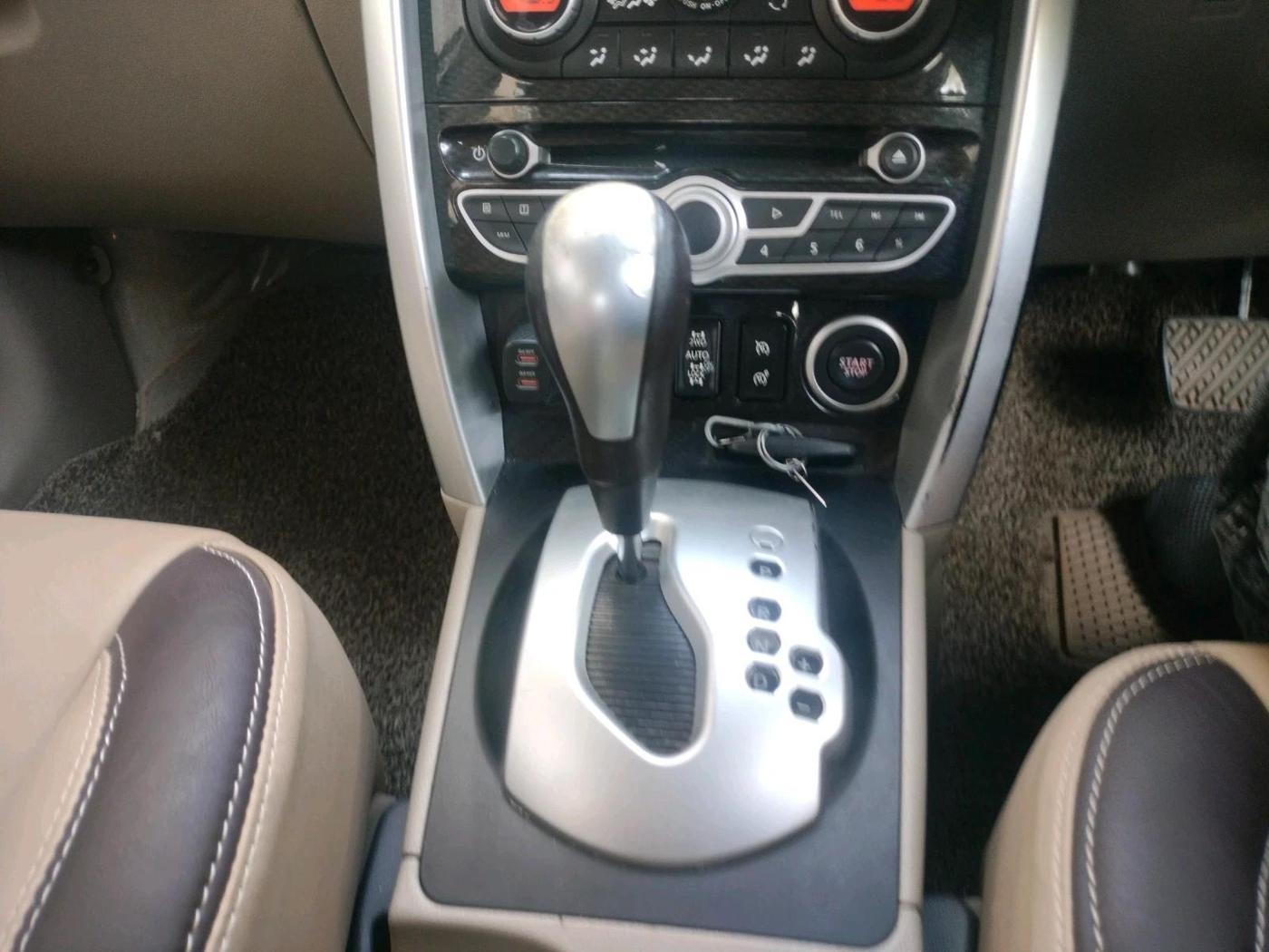 2013 Renault Koleos 4x4 AT, Diesel, Automatic, 1,08,295 km, interior