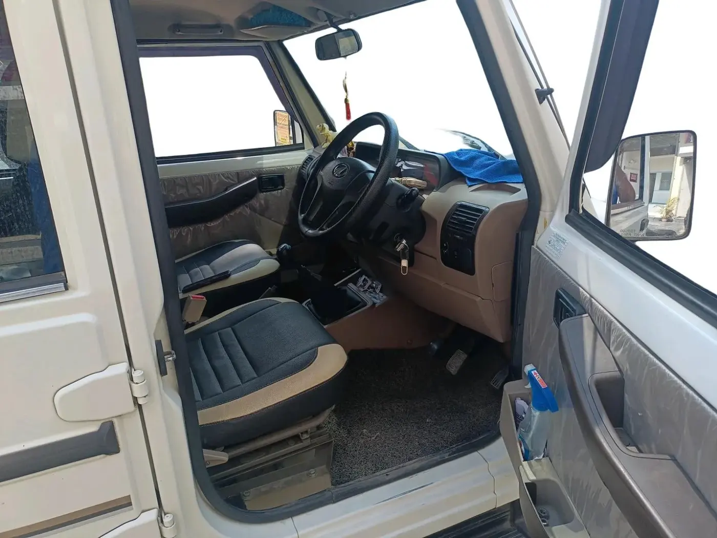 2020 Mahindra Bolero B6 (O), Diesel, Manual, 35,444 km, interior