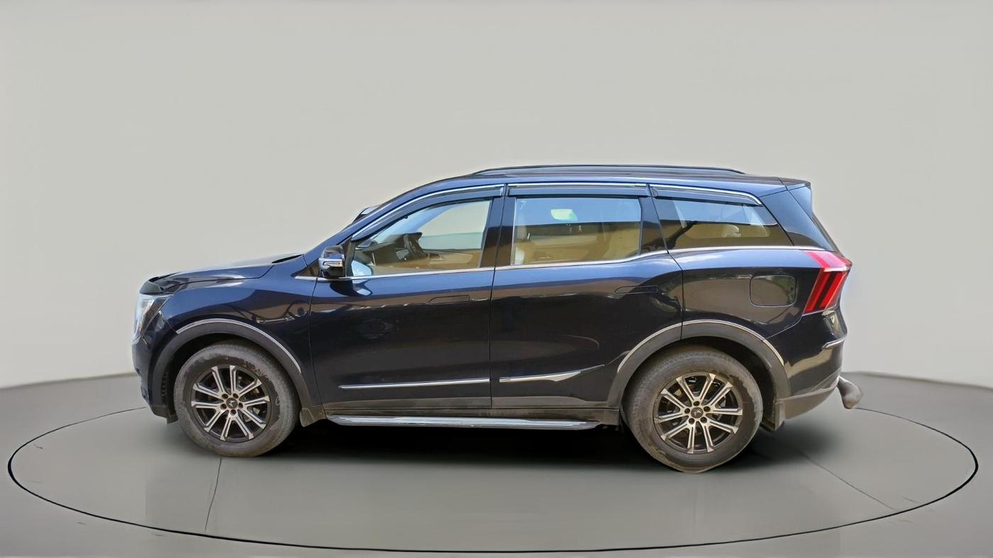 2022 Mahindra XUV700 AX 7 D MT 7 STR, Diesel, Manual, 39,974 km, exterior