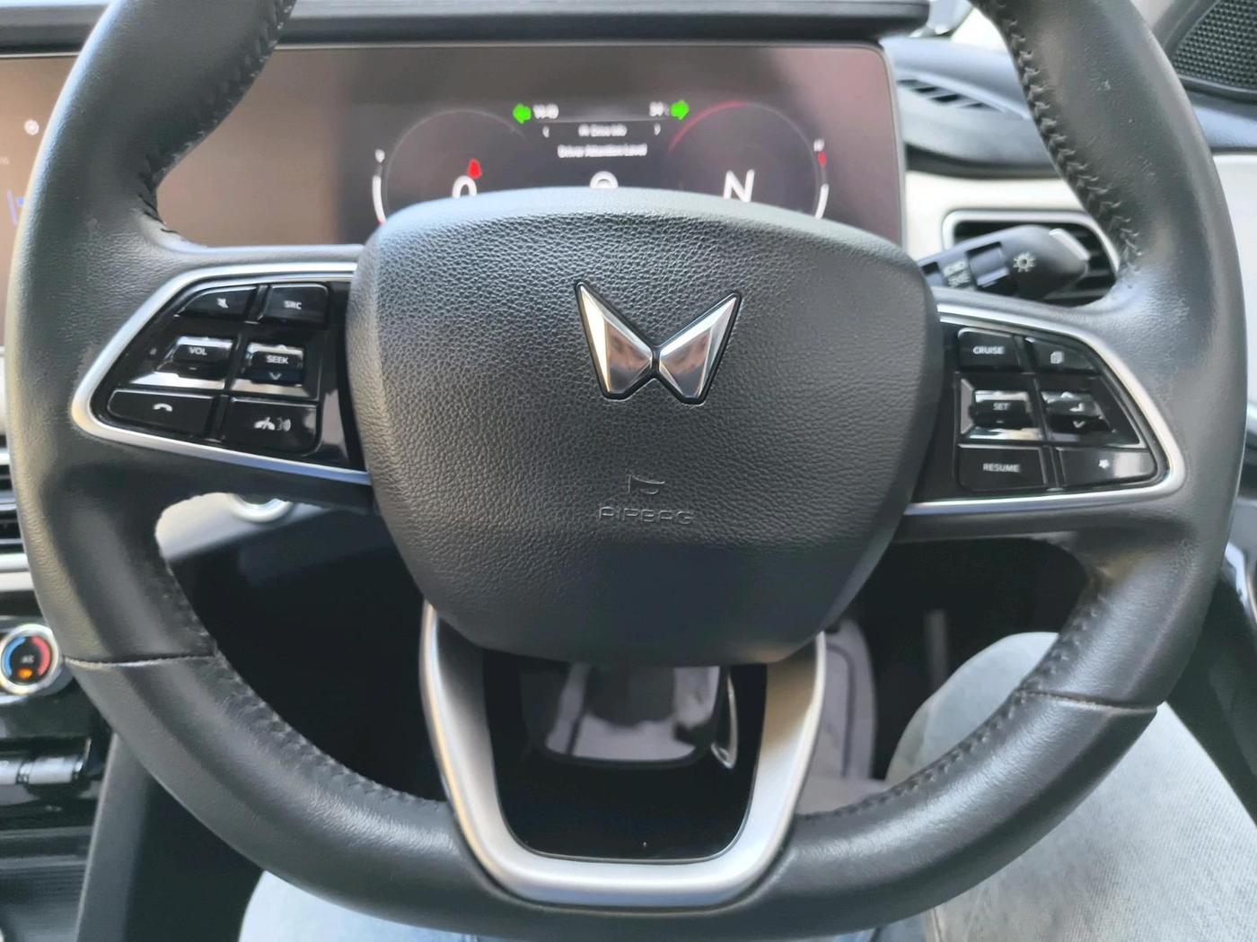 2022 Mahindra XUV700 AX 7 D MT 7 STR, Diesel, Manual, 39,974 km, interior