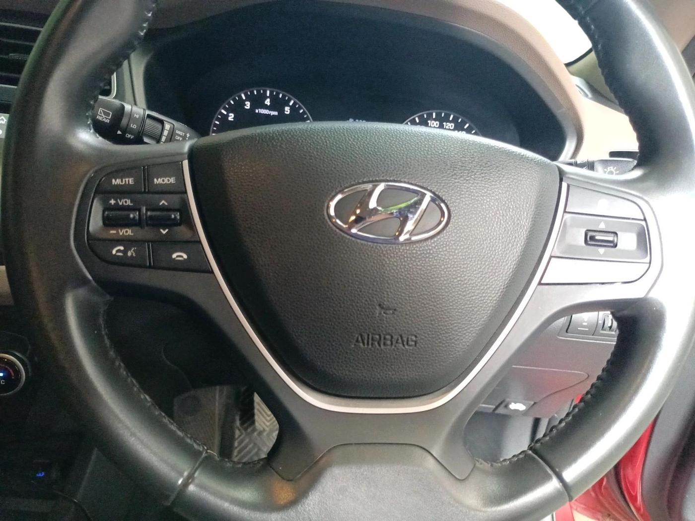2019 Hyundai Elite i20 ASTA 1.2 (O), Petrol, Manual, 20,036 km, interior