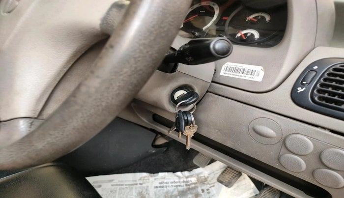 2011 Tata Indica V2 Xeta GLS 1.4, Petrol, Manual, 1,14,082 km, interior