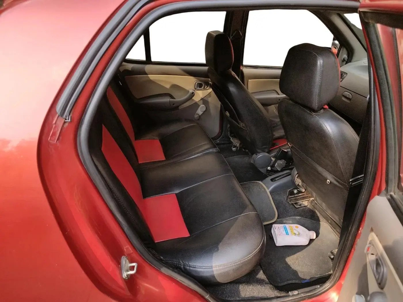 2011 Tata Indica V2 Xeta GLS 1.4, Petrol, Manual, 1,14,082 km, interior