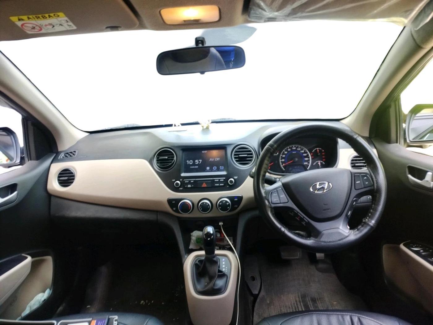 2018 Hyundai Grand i10 SPORTZ AT 1.2 KAPPA VTVT, Petrol, Automatic, 18,132 km, interior