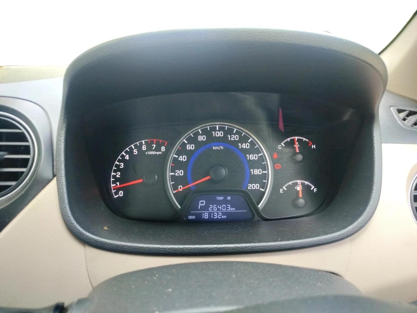 2018 Hyundai Grand i10 SPORTZ AT 1.2 KAPPA VTVT, Petrol, Automatic, 18,132 km, interior