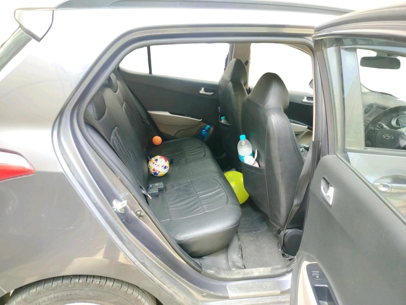 2018 Hyundai Grand i10 SPORTZ AT 1.2 KAPPA VTVT, Petrol, Automatic, 18,132 km, interior