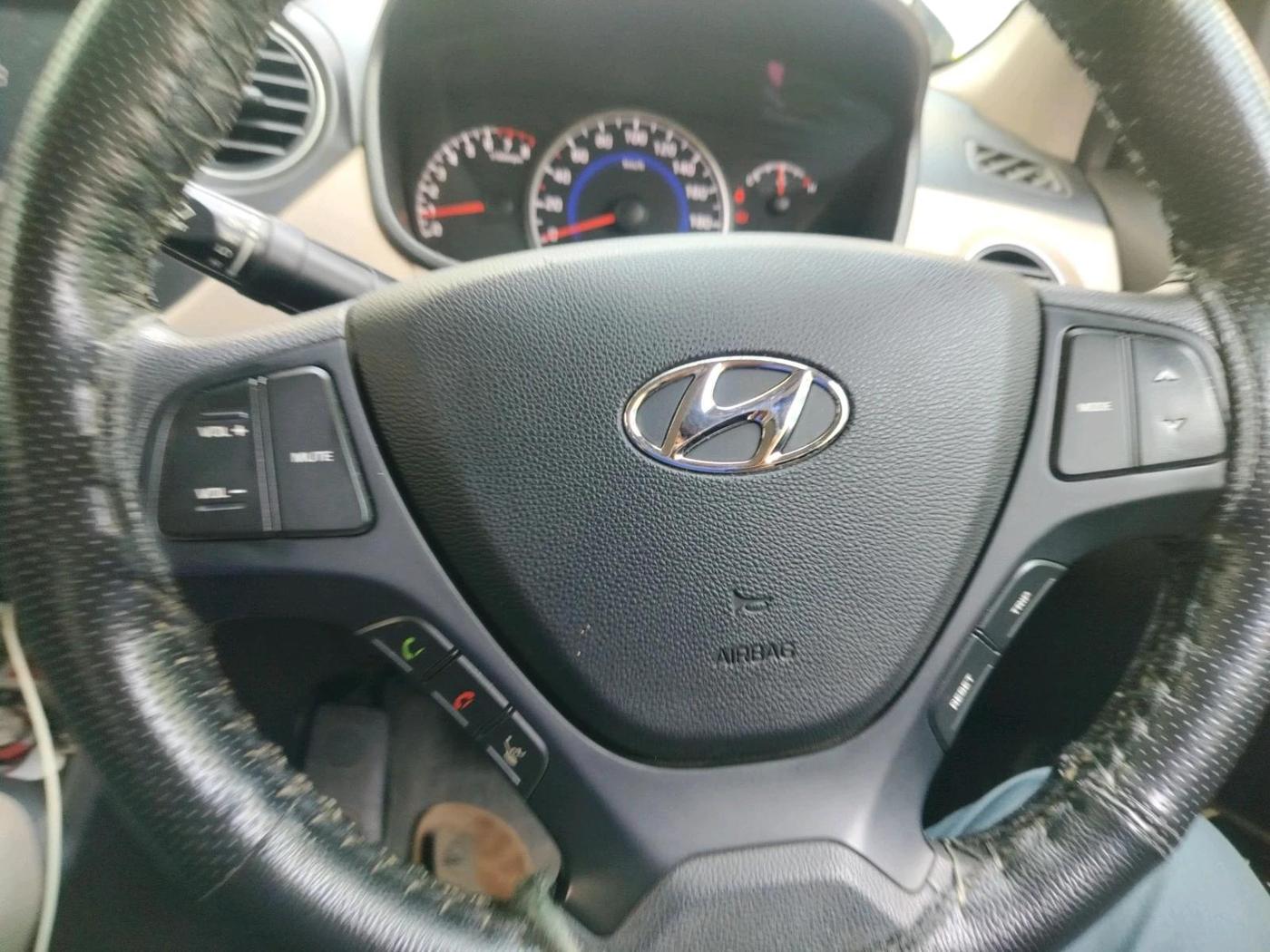 2018 Hyundai Grand i10 SPORTZ AT 1.2 KAPPA VTVT, Petrol, Automatic, 18,132 km, interior