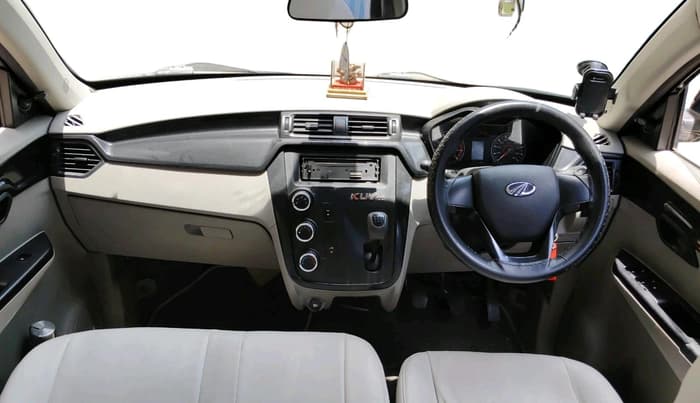 2016 Mahindra Kuv100 K4 6 STR, CNG, Manual, 51,036 km, interior