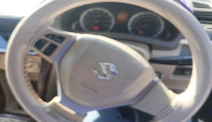 2013 Maruti Ertiga ZXI, CNG, Manual, 2,20,646 km, interior