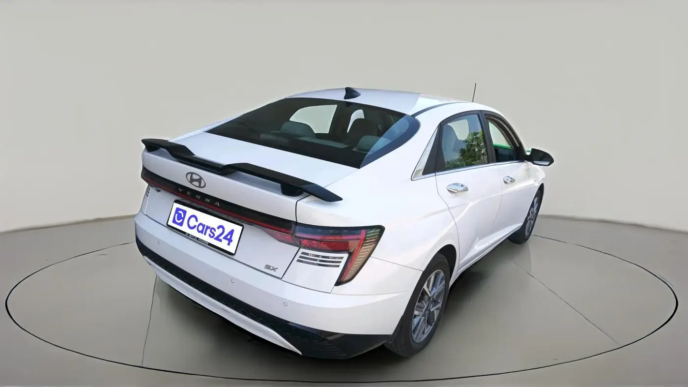 2025 Hyundai Verna  SX 1.5 MPI IVT, Petrol, Automatic, 17,339 km, exterior