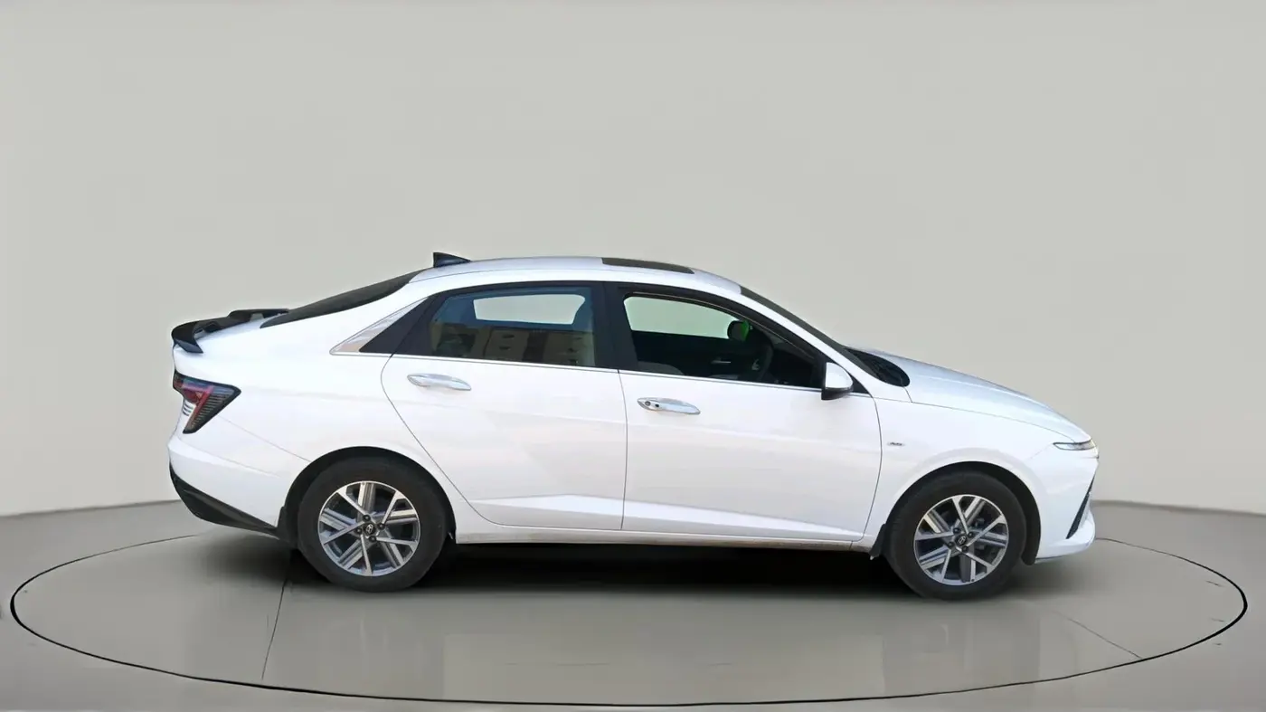 2025 Hyundai Verna  SX 1.5 MPI IVT, Petrol, Automatic, 17,339 km, exterior