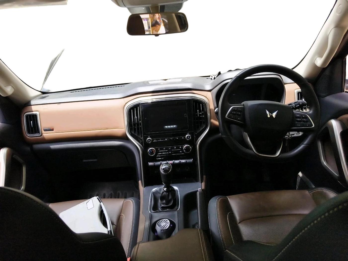 2024 Mahindra SCORPIO-N Z8 Select Petrol MT, Petrol, Manual, 6,849 km, interior
