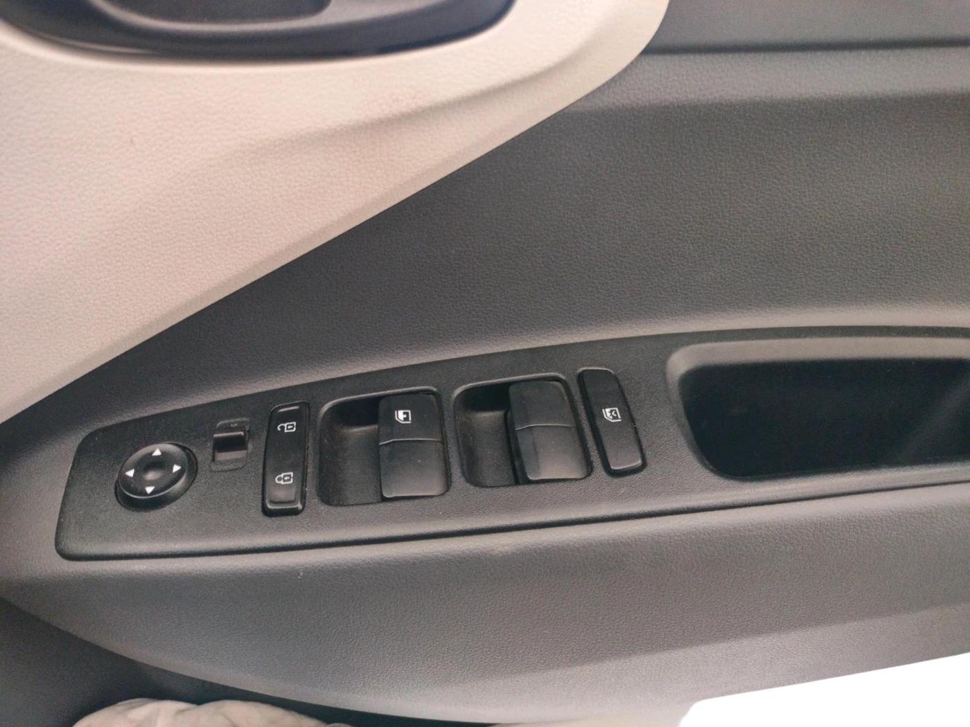2022 Hyundai AURA S 1.2 CNG, CNG, Manual, 37,326 km, interior