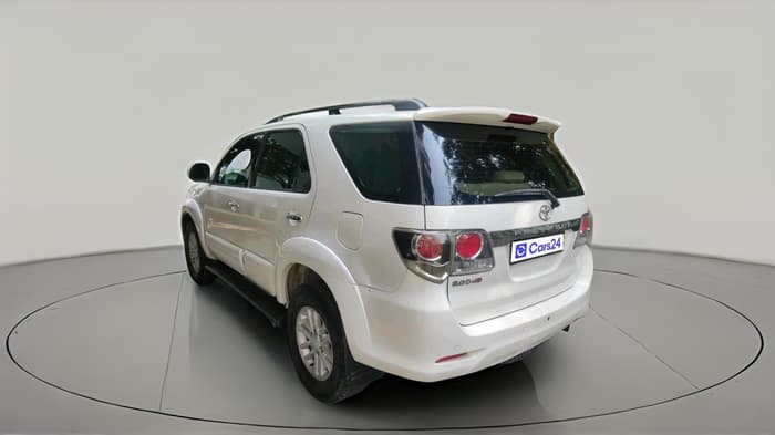 2013 Toyota Fortuner 3.0 4X2 MT, Diesel, Manual, 2,33,622 km, exterior