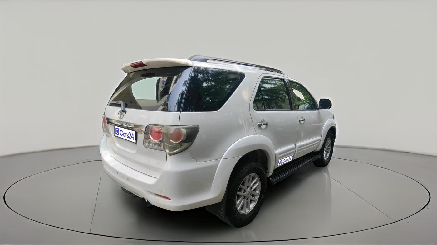 2013 Toyota Fortuner 3.0 4X2 MT, Diesel, Manual, 2,33,622 km, exterior