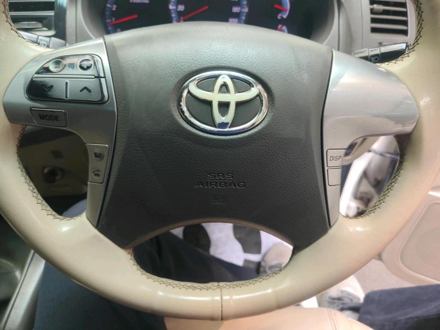 2013 Toyota Fortuner 3.0 4X2 MT, Diesel, Manual, 2,33,622 km, interior