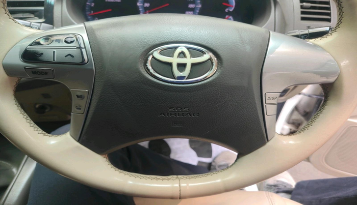 2013 Toyota Fortuner 3.0 4X2 MT, Diesel, Manual, 2,33,622 km, interior