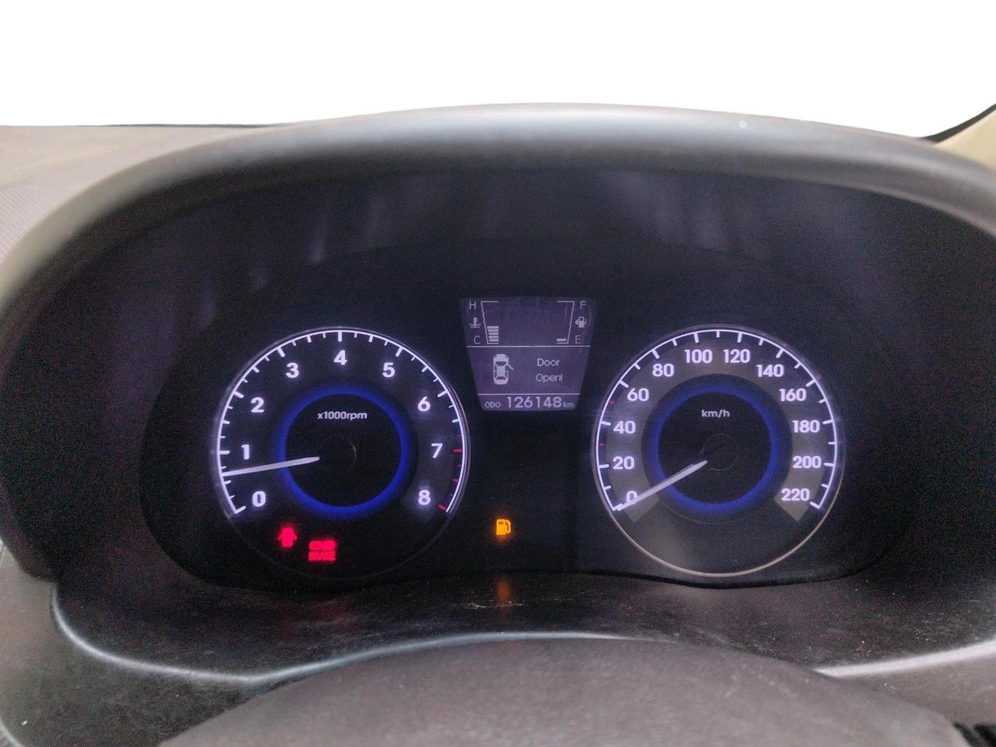 2014 Hyundai Verna FLUIDIC 1.6 VTVT SX, Petrol, Manual, 1,26,148 km, interior