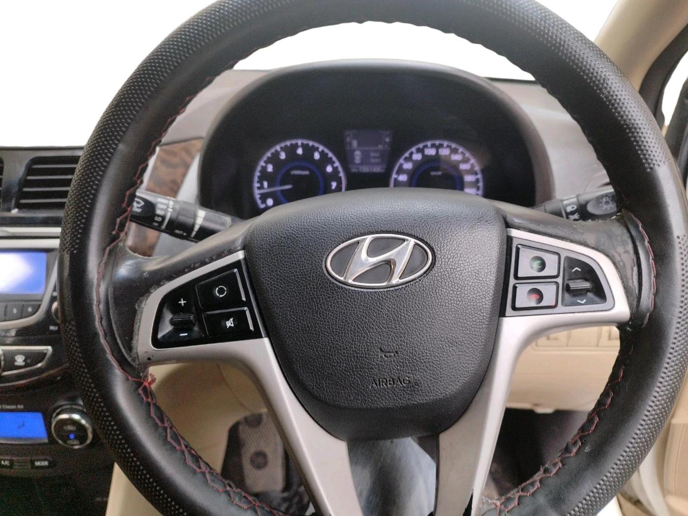 2014 Hyundai Verna FLUIDIC 1.6 VTVT SX, Petrol, Manual, 1,26,148 km, interior