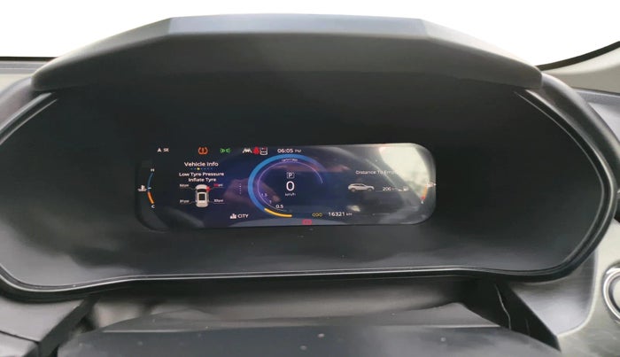 2024 Tata Harrier ADVENTURE PLUS A, Diesel, Manual, 16,321 km, interior