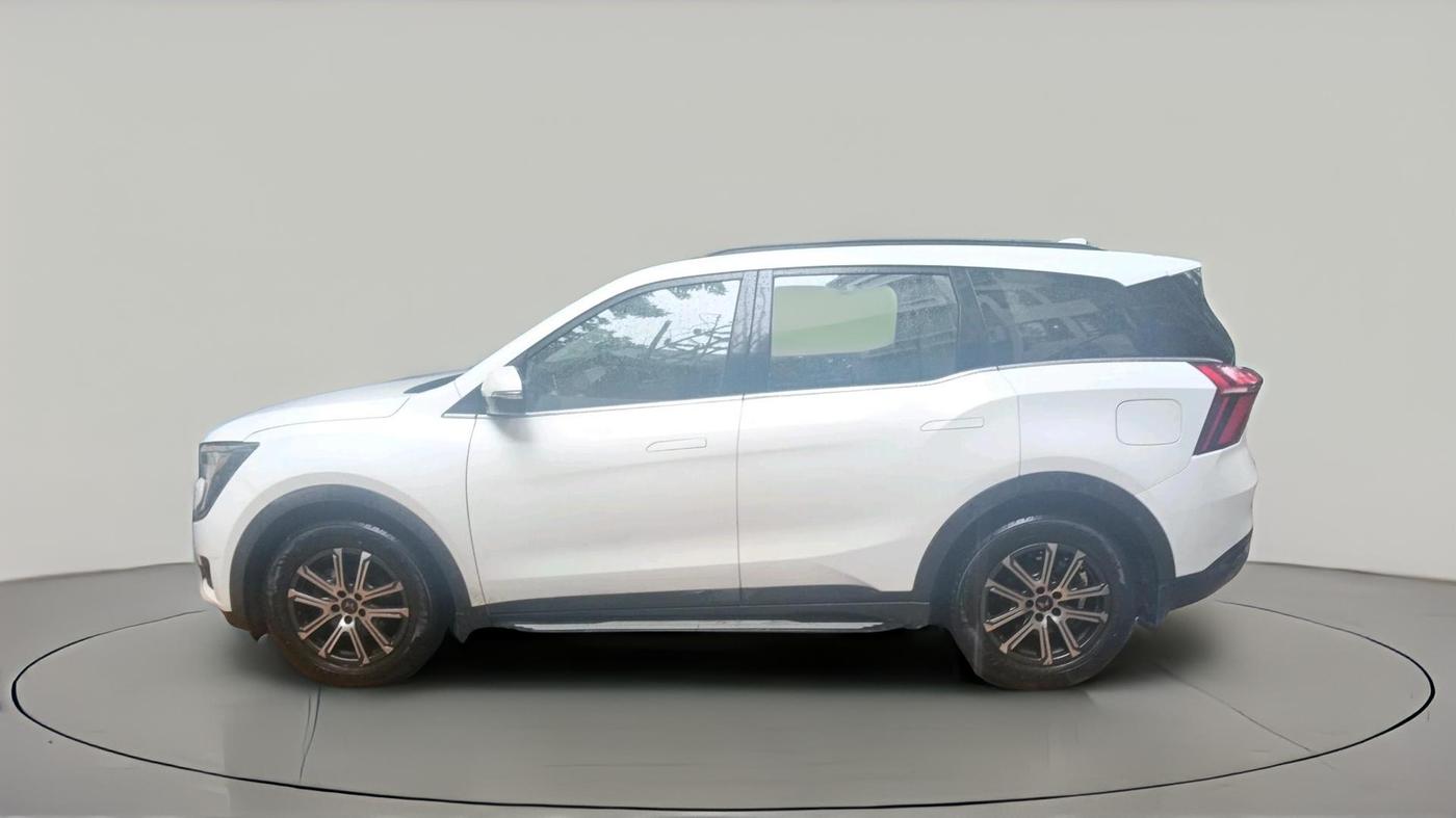 2022 Mahindra XUV700 AX 7 D MT 7 STR, Diesel, Manual, 54,493 km, exterior