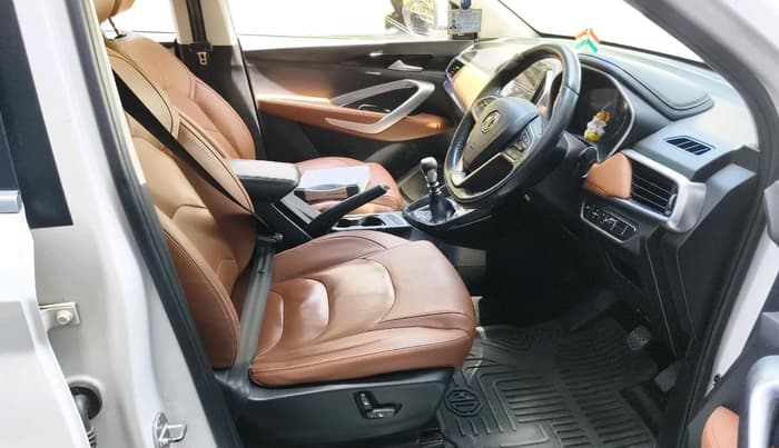 2021 MG HECTOR PLUS SELECT 2.0 DIESEL TURBO MT 7-STR, Diesel, Manual, 1,49,173 km, interior