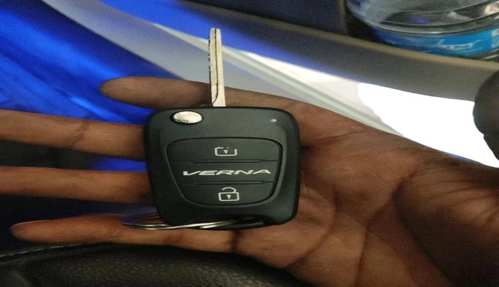 2012 Hyundai Verna FLUIDIC 1.6 CRDI SX, Diesel, Manual, 1,64,777 km, interior