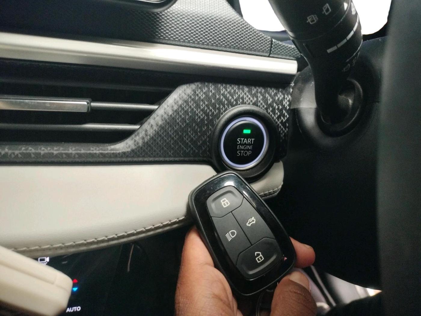 2024 Tata NEXON CREATIVE PLUS S 1.2 REVOTRON 6 MT, Petrol, Manual, 5,756 km, interior