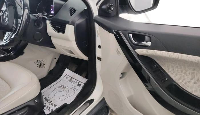 2022 Tata NEXON XZA PLUS (PREMIUM) PETROL, Petrol, Automatic, 91,838 km, interior