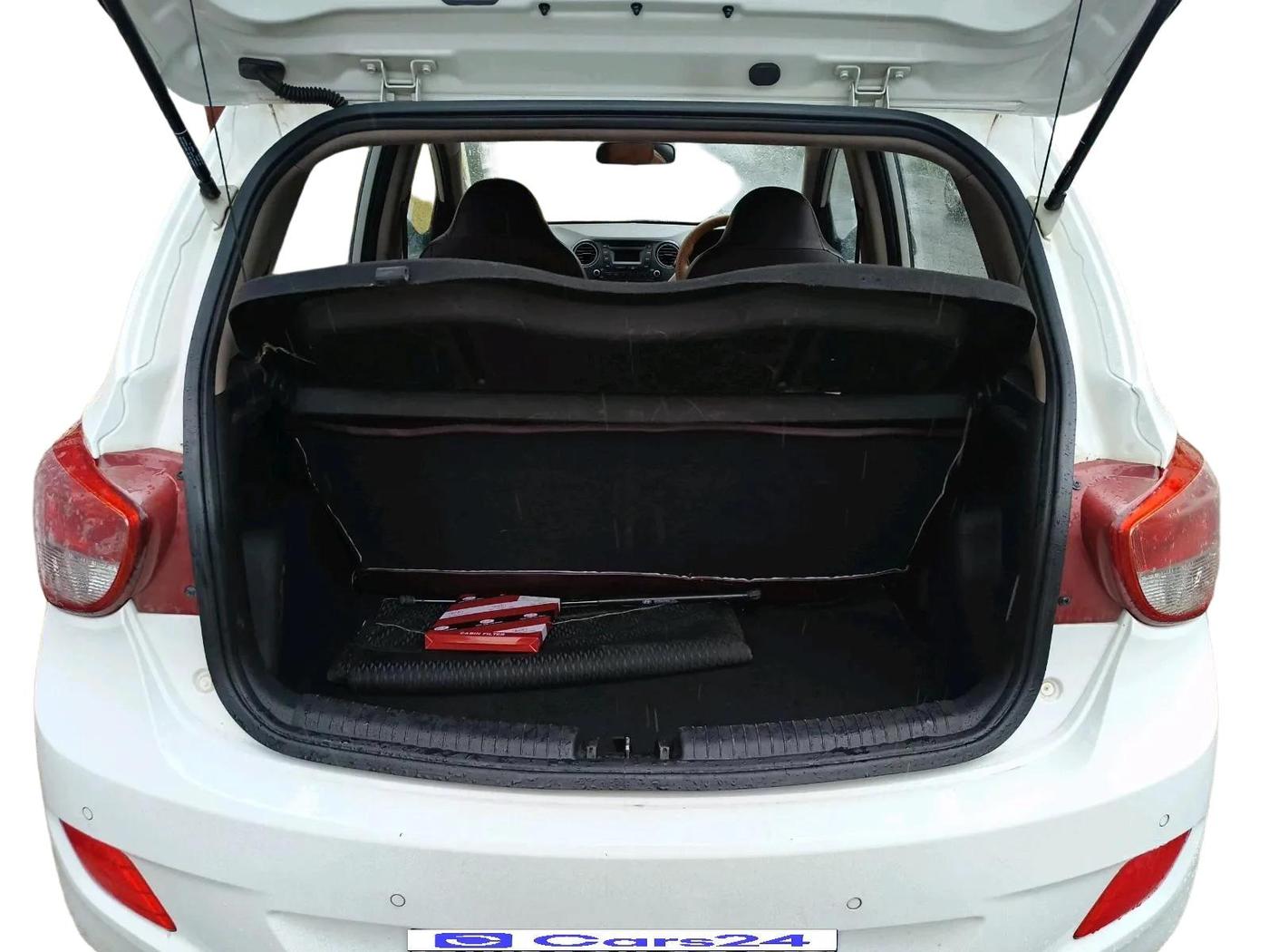 2015 Hyundai Grand i10 SPORTZ 1.2 KAPPA VTVT, Petrol, Manual, 65,278 km, exterior