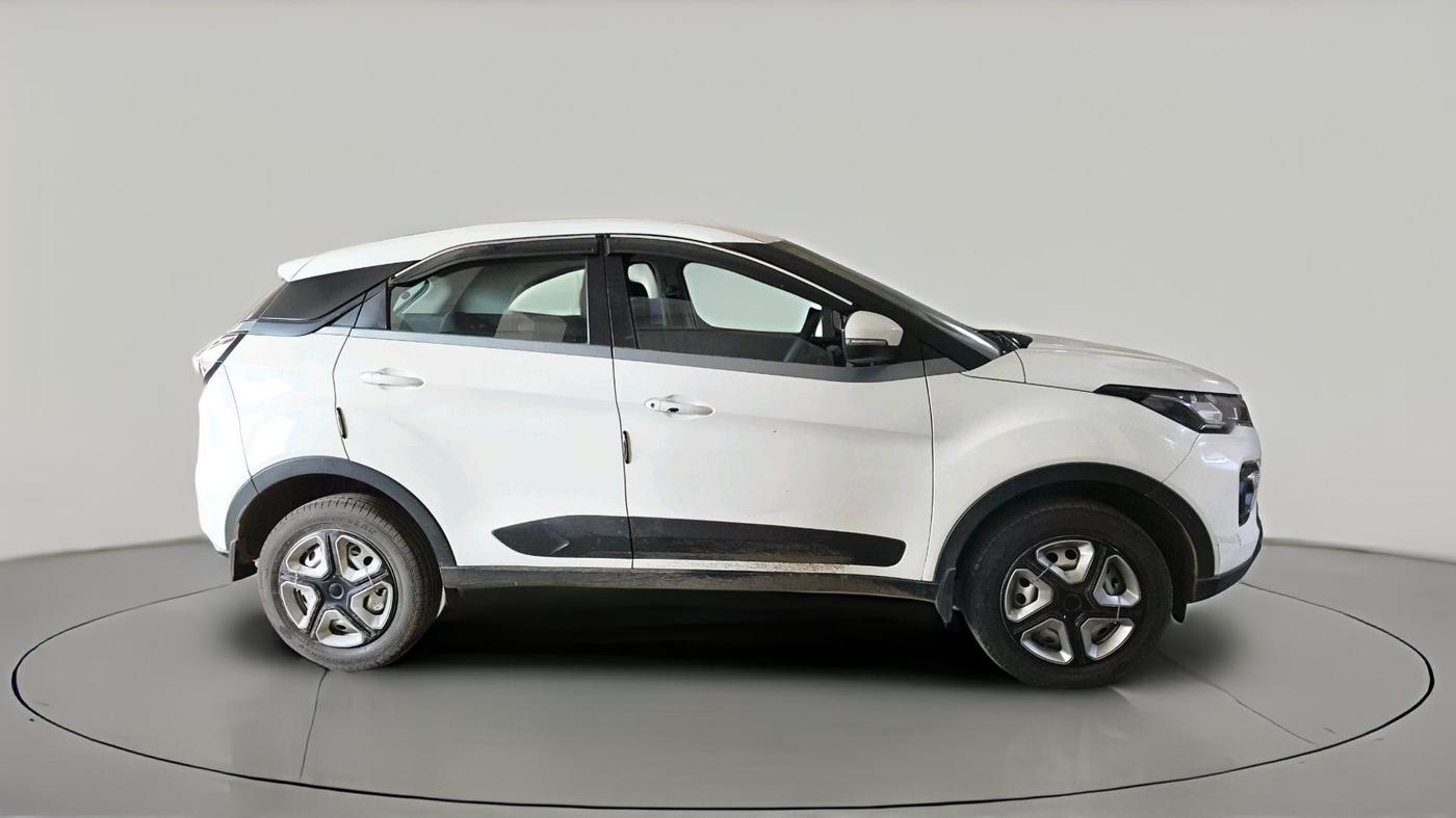 2022 Tata NEXON XE PETROL, Petrol, Manual, 38,538 km, exterior